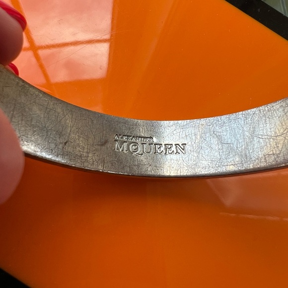 Alexander McQueen skull bracelet - Picture 4 of 5